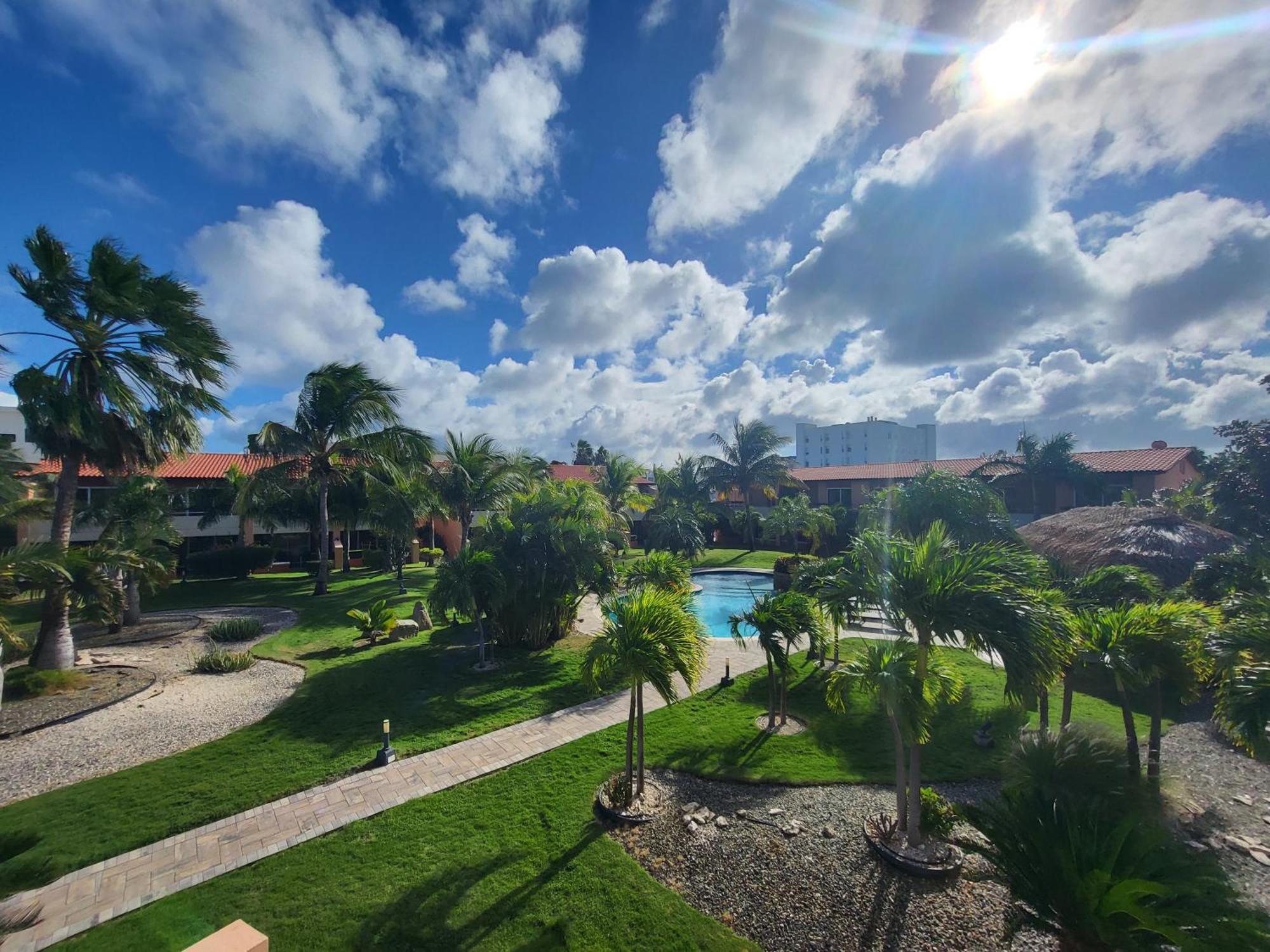 Eagle Beach Luxury House, Walking Distance To The Beach パームビーチ エクステリア 写真