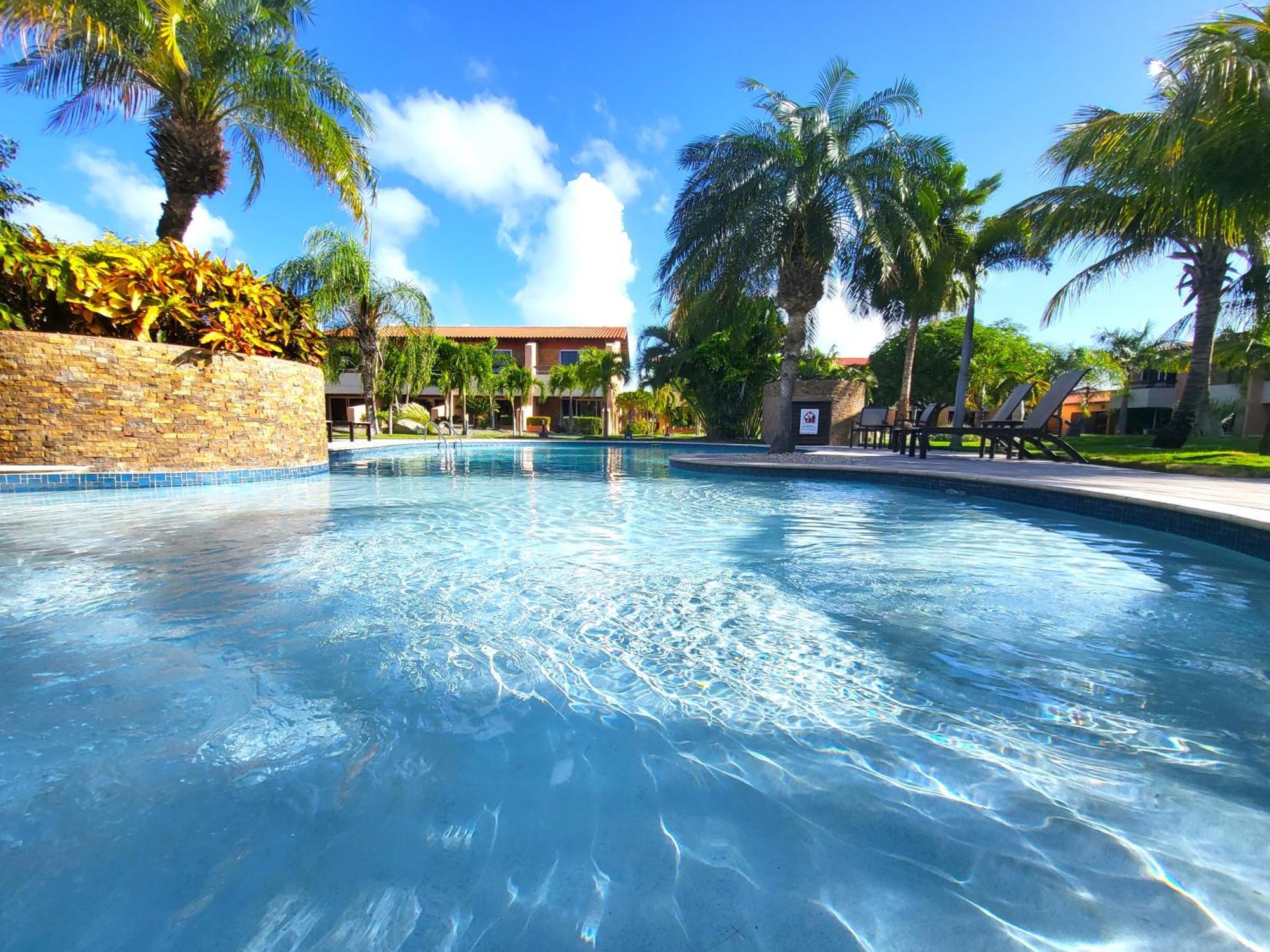 Eagle Beach Luxury House, Walking Distance To The Beach パームビーチ エクステリア 写真
