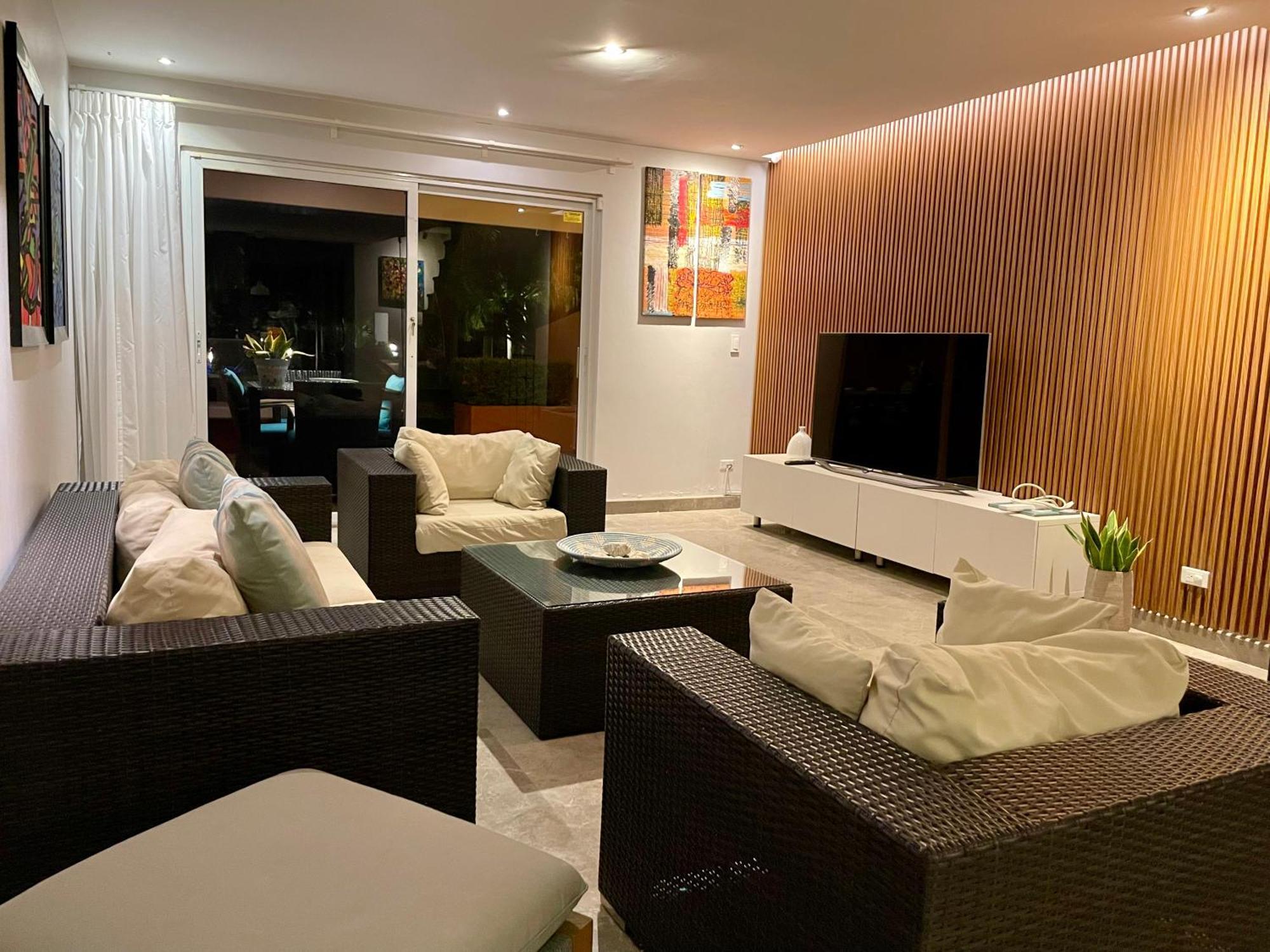 Eagle Beach Luxury House, Walking Distance To The Beach パームビーチ エクステリア 写真