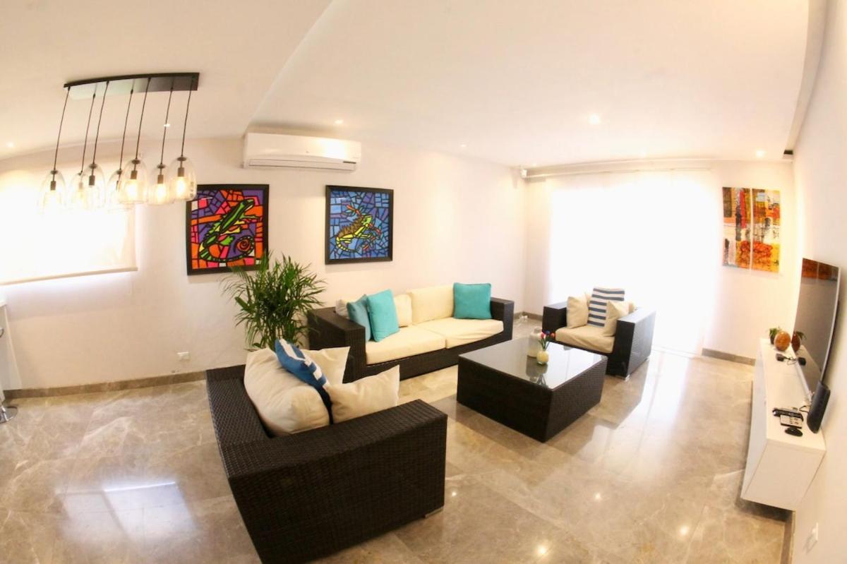 Eagle Beach Luxury House, Walking Distance To The Beach パームビーチ エクステリア 写真