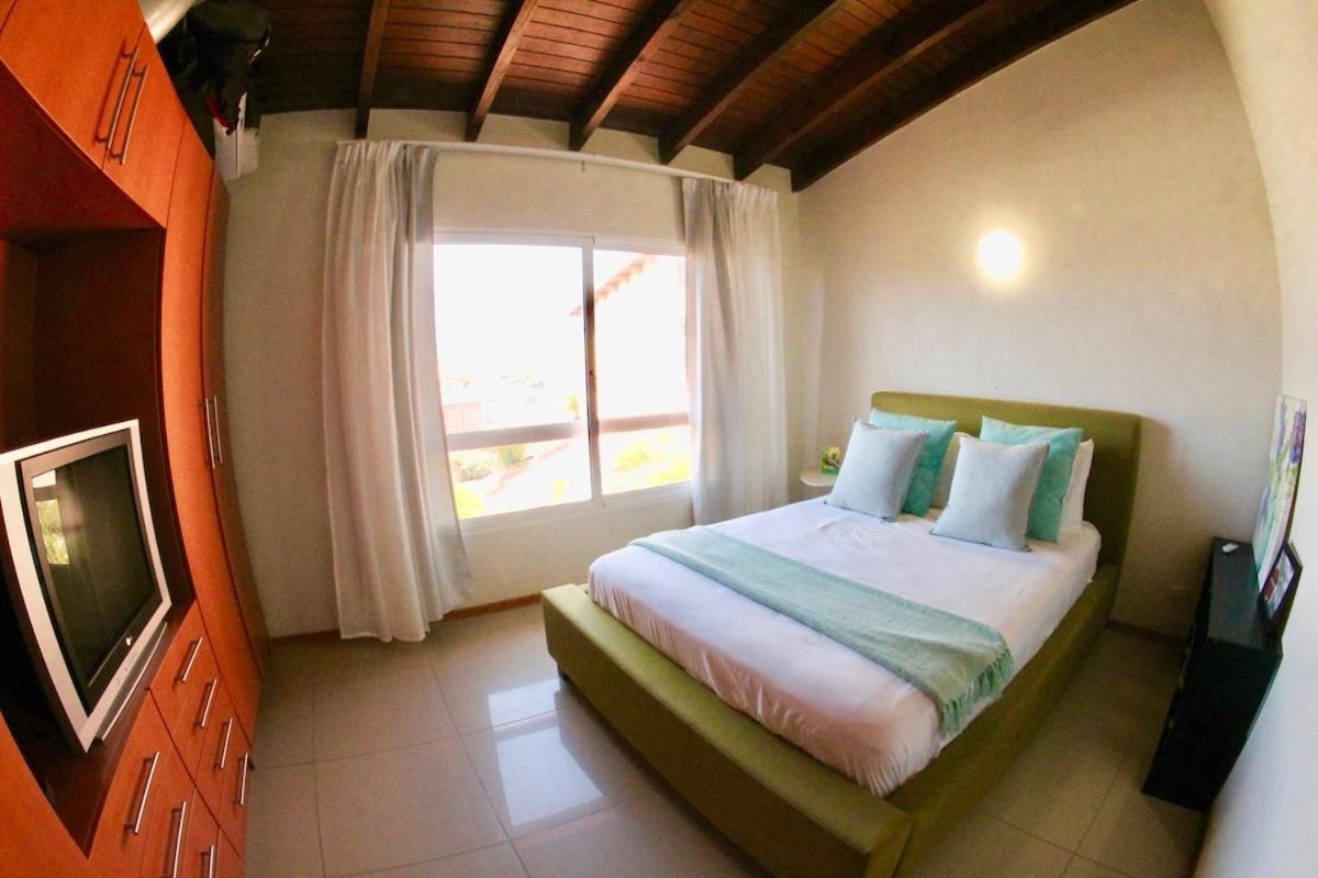 Eagle Beach Luxury House, Walking Distance To The Beach パームビーチ エクステリア 写真