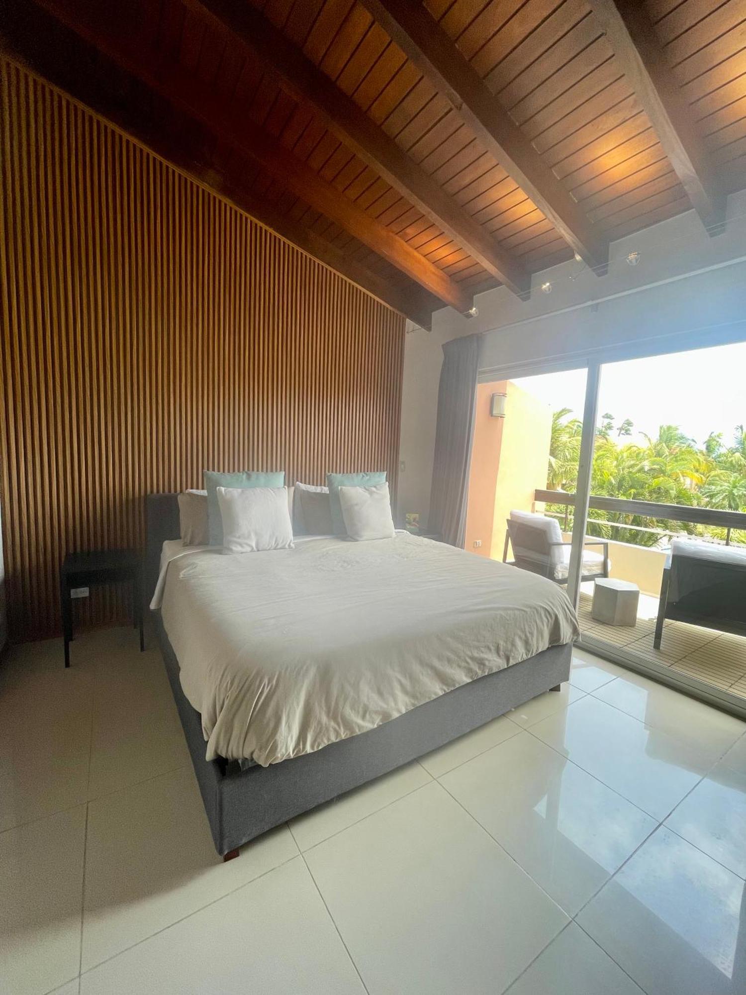 Eagle Beach Luxury House, Walking Distance To The Beach パームビーチ エクステリア 写真