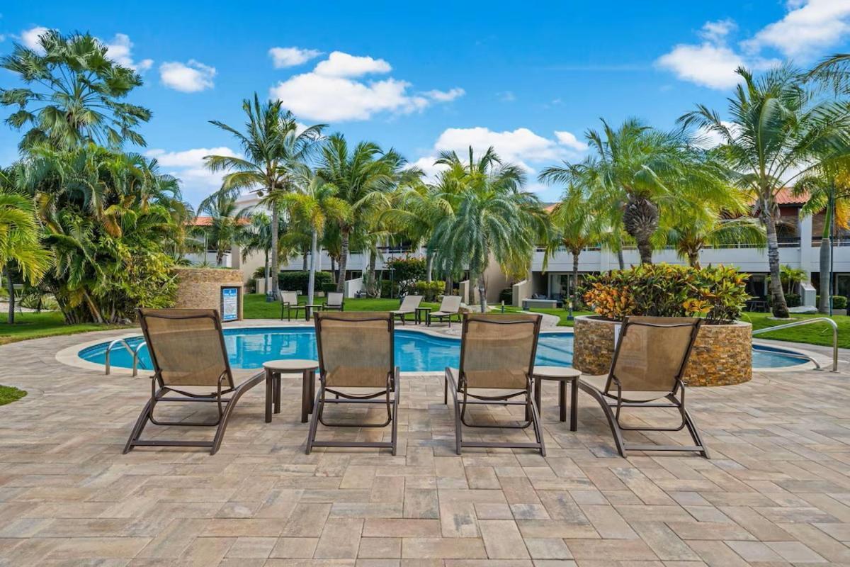 Eagle Beach Luxury House, Walking Distance To The Beach パームビーチ エクステリア 写真