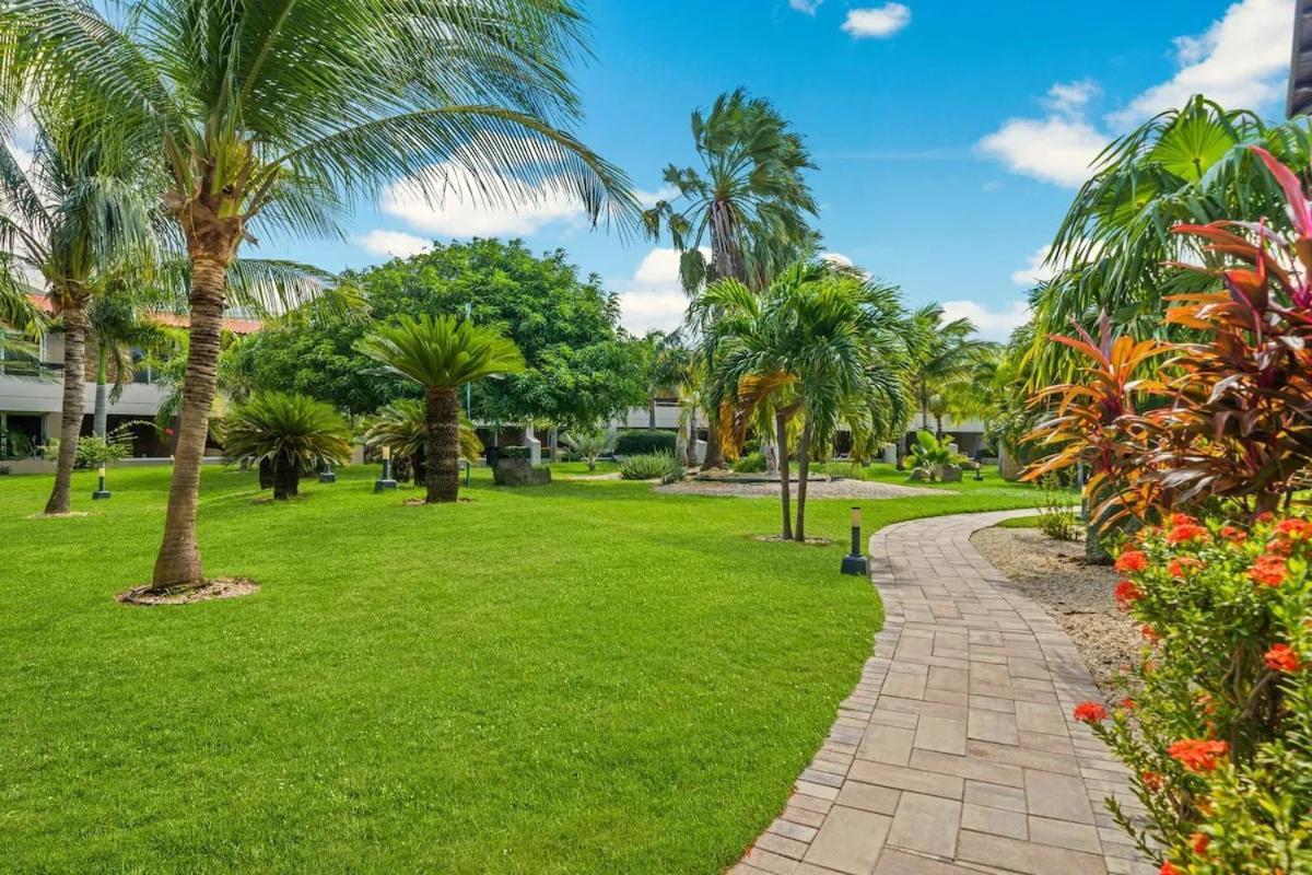 Eagle Beach Luxury House, Walking Distance To The Beach パームビーチ エクステリア 写真
